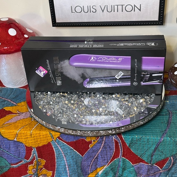 NIB Royale Pro Vapor Styling Iron. Retail $400.00 - Picture 1 of 4